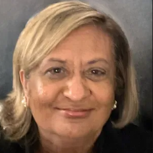 Rita Aggarwal: Executive Director<br>Proyecto RAICES